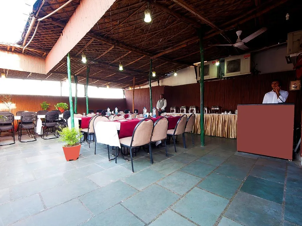Capital O 2382 Hotel White House Continental Delhi