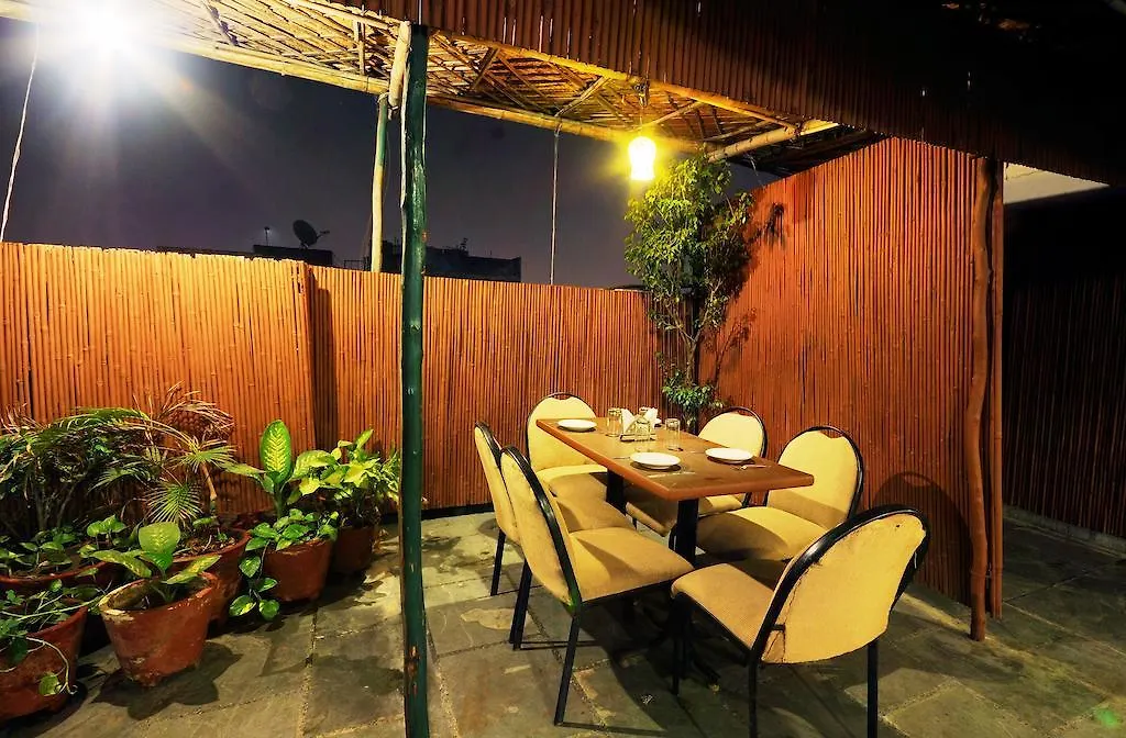 Capital O 2382 Hotel White House Continental Delhi  Delhi (National Capital Territory of India)