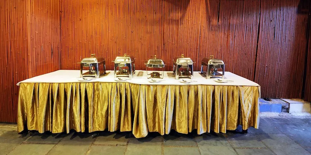 Capital O 2382 Hotel White House Continental Delhi  3*, Delhi (National Capital Territory of India)