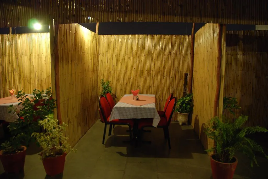 Capital O 2382 Hotel White House Continental Delhi