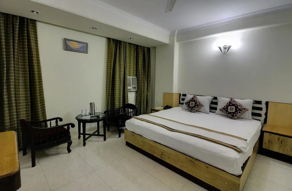 Capital O 2382 Hotel White House Continental Delhi   Delhi (National Capital Territory of India)