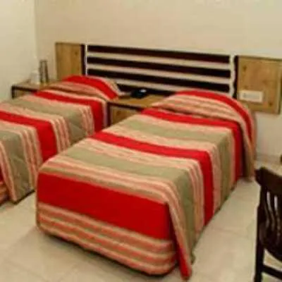 Capital O 2382 Hotel White House Continental Delhi