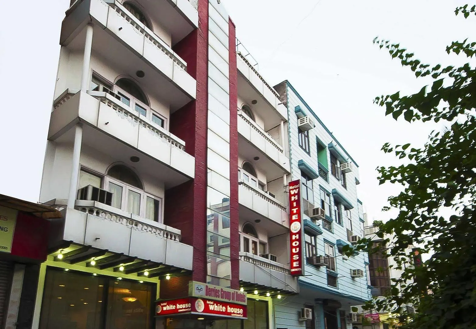 Capital O 2382 Hotel White House Continental Delhi